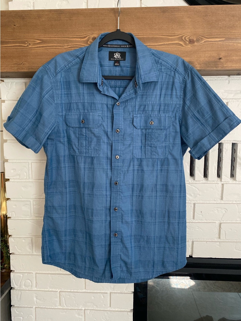Rock & Republic Blue Plaid Short Sleeve Button-Up Shirt Medium